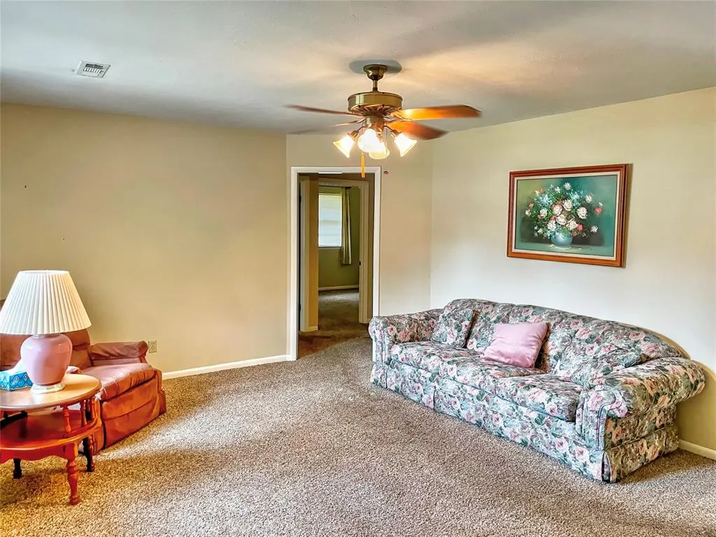 Photo 3 — 714 Kimberly Road, Tecumseh, OK 74873