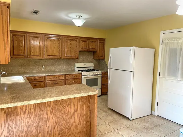 Photo 6 — 714 Kimberly Road, Tecumseh, OK 74873