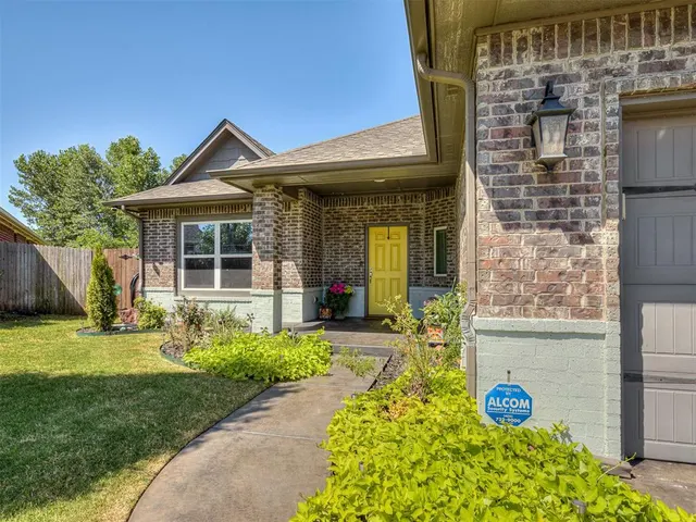 Front exterior — 5401 St James Place, Oklahoma City, OK 73179