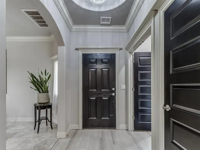 Photo 5 — 5401 St James Place, Oklahoma City, OK 73179