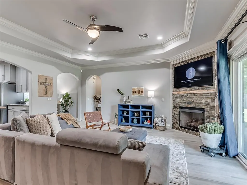 Photo 7 — 5401 St James Place, Oklahoma City, OK 73179