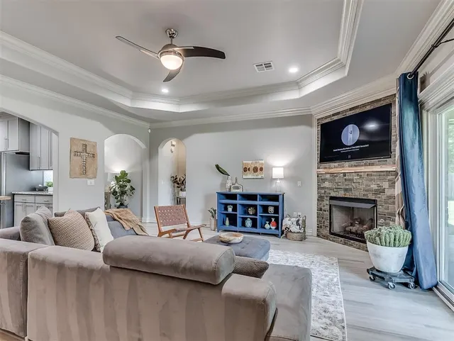 Photo 7 — 5401 St James Place, Oklahoma City, OK 73179