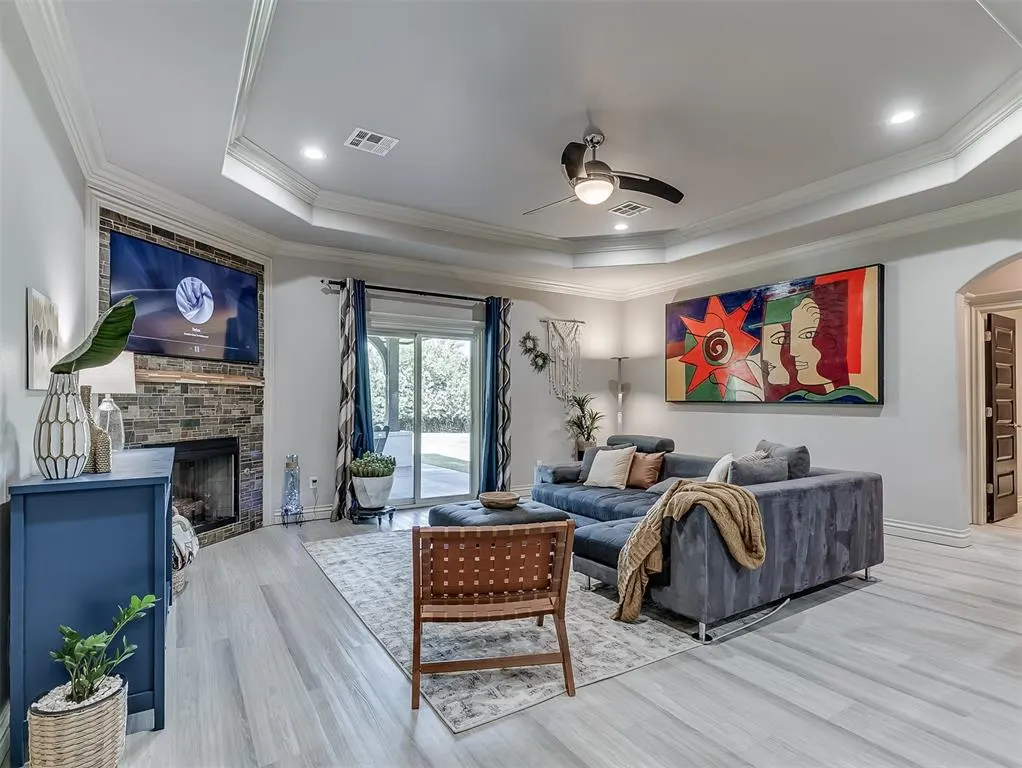 Photo 8 — 5401 St James Place, Oklahoma City, OK 73179