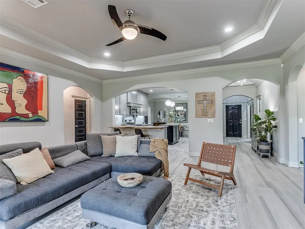 Photo 9 — 5401 St James Place, Oklahoma City, OK 73179