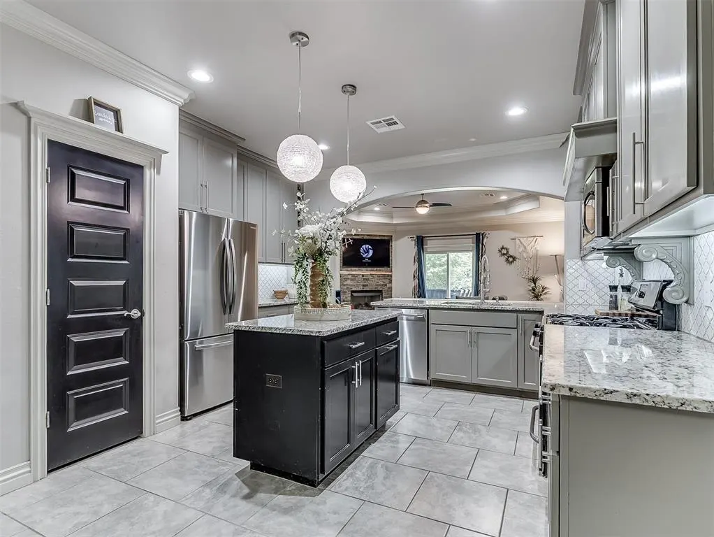 Photo 15 — 5401 St James Place, Oklahoma City, OK 73179