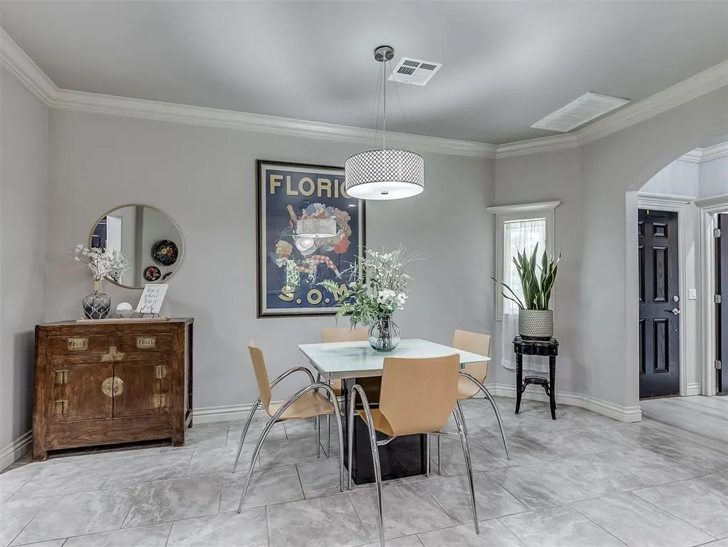 Photo 17 — 5401 St James Place, Oklahoma City, OK 73179