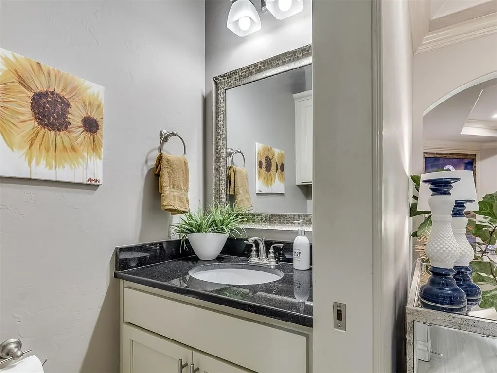 Photo 29 — 5401 St James Place, Oklahoma City, OK 73179