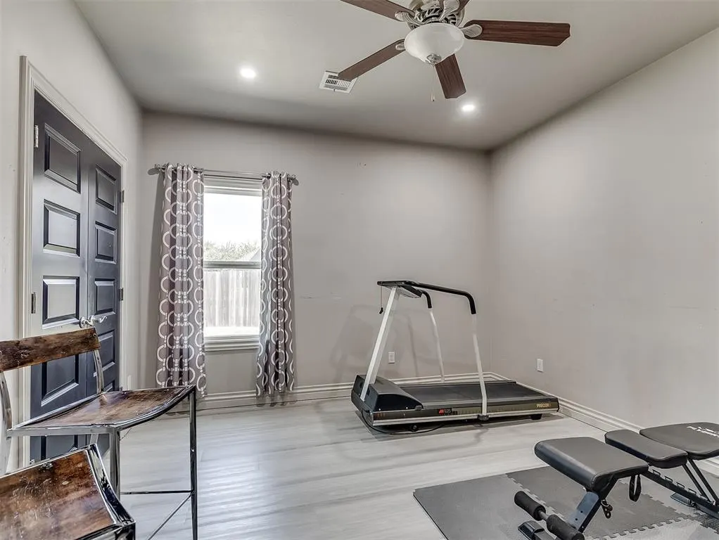 Photo 35 — 5401 St James Place, Oklahoma City, OK 73179
