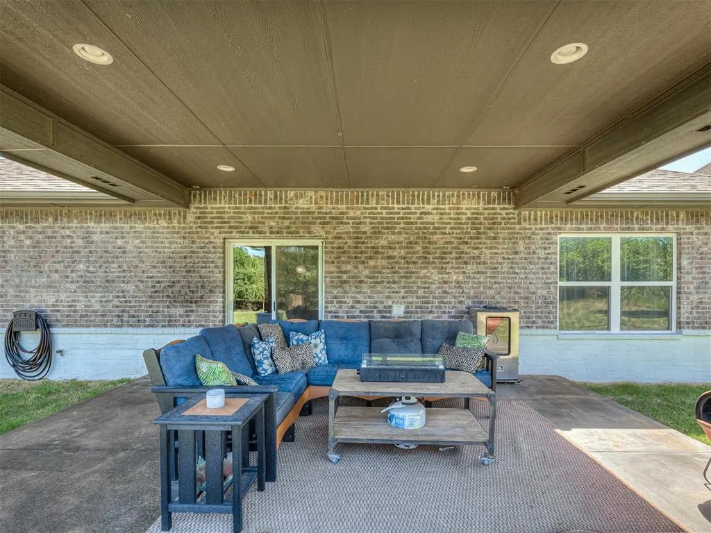 Photo 39 — 5401 St James Place, Oklahoma City, OK 73179