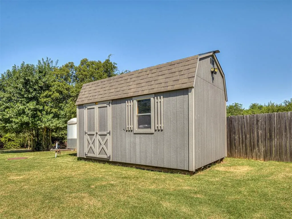 Photo 42 — 5401 St James Place, Oklahoma City, OK 73179