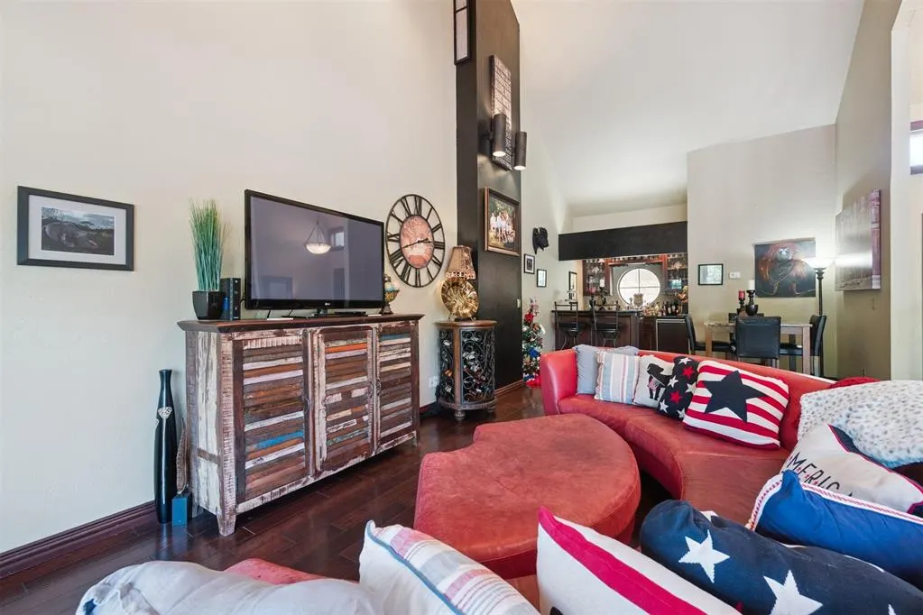 Photo 9 — 1704 Woodhill Road, Edmond, OK 73025