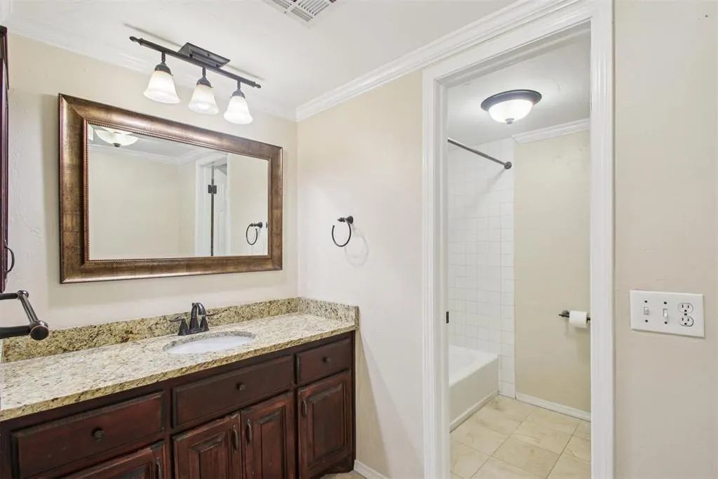 Photo 32 — 6005 Harwich Manor, Oklahoma City, OK 73132