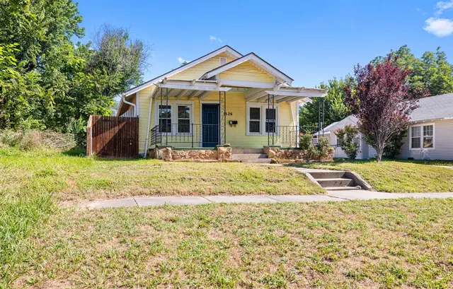 Photo 2 — 1326 E 10th Street, Shawnee, OK 74801