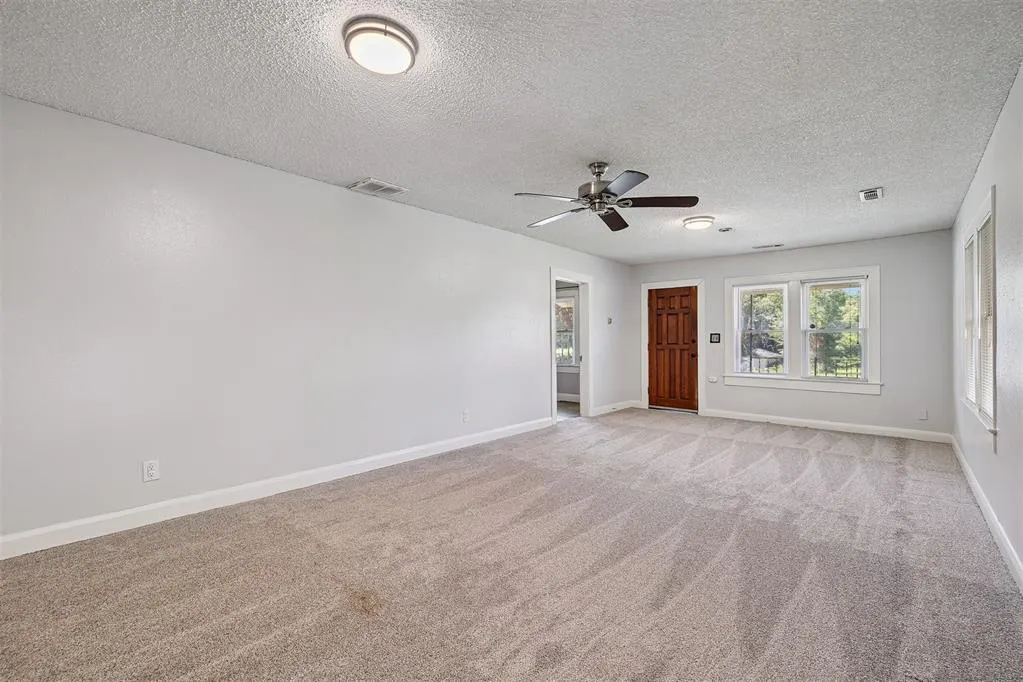 Photo 4 — 1326 E 10th Street, Shawnee, OK 74801