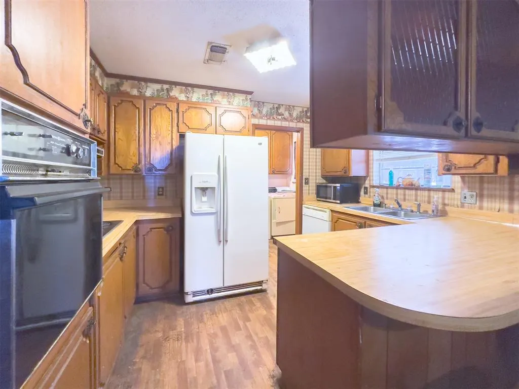 Photo 9 — 1702 SE Adams Street, Idabel, OK 74745