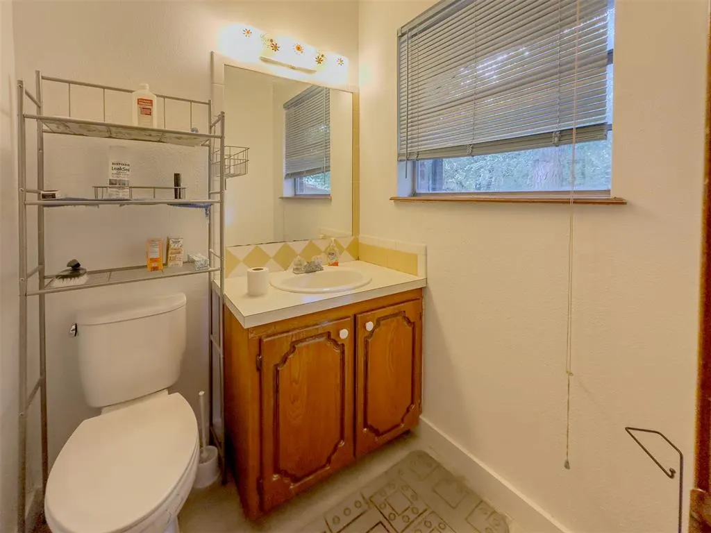 Photo 16 — 1702 SE Adams Street, Idabel, OK 74745