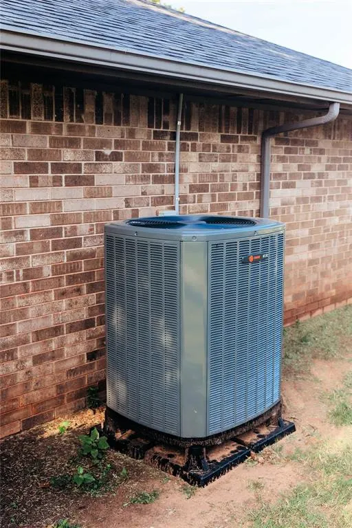 Photo 6 — 405 Berry Lane, Chandler, OK 74834
