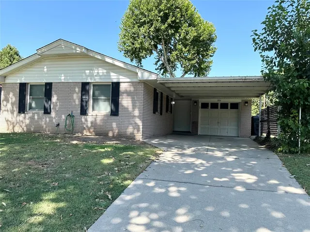Front exterior — 521 Skylark Drive, Oklahoma City, OK 73127