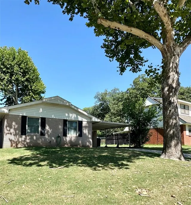 Photo 3 — 521 Skylark Drive, Oklahoma City, OK 73127