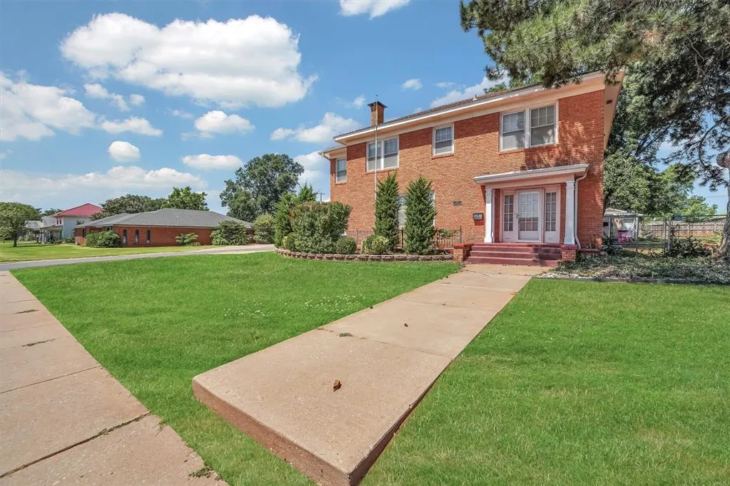 Photo 3 — 1001 N 4th Street, Sayre, OK 73662