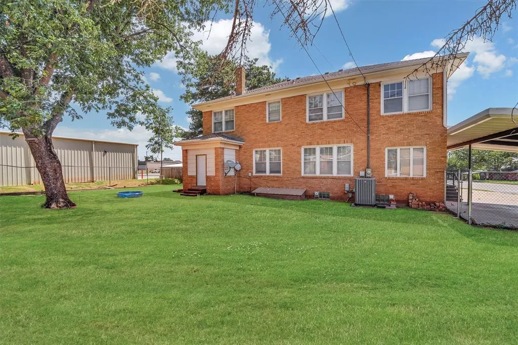 Photo 37 — 1001 N 4th Street, Sayre, OK 73662