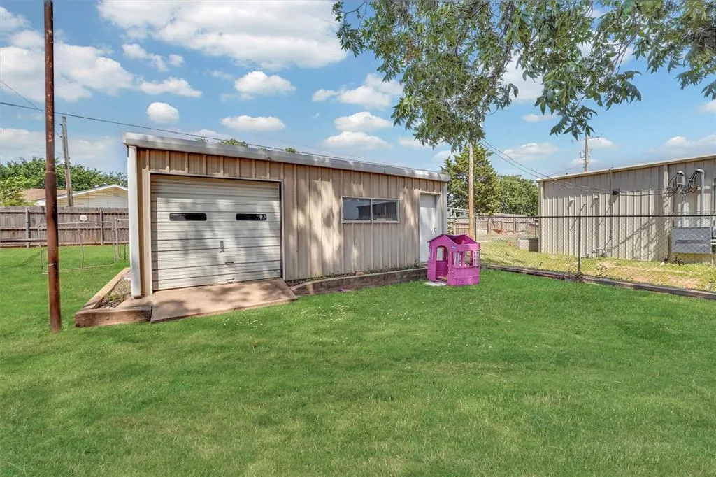 Photo 38 — 1001 N 4th Street, Sayre, OK 73662