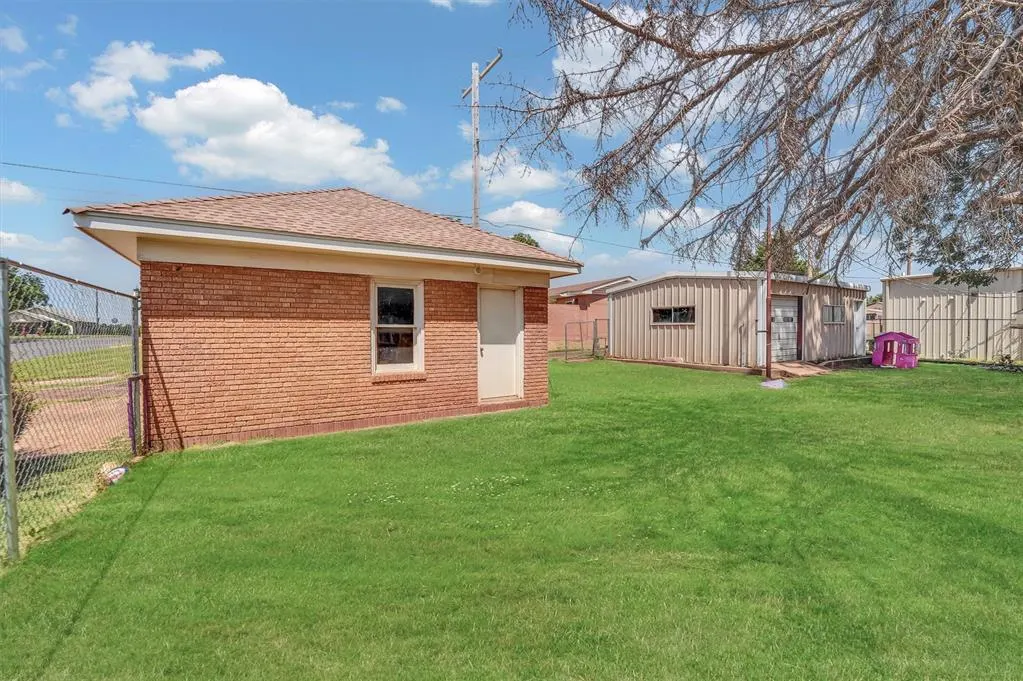 Photo 39 — 1001 N 4th Street, Sayre, OK 73662