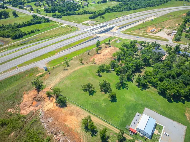 Photo 6 — NE 23rd Street, Harrah, OK 73045