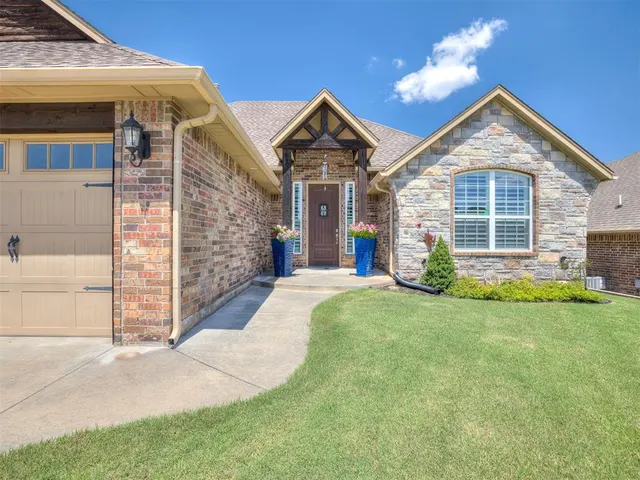 Photo 4 — 10841 Sara Court, Midwest City, OK 73130