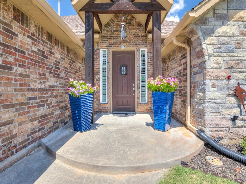 Photo 5 — 10841 Sara Court, Midwest City, OK 73130