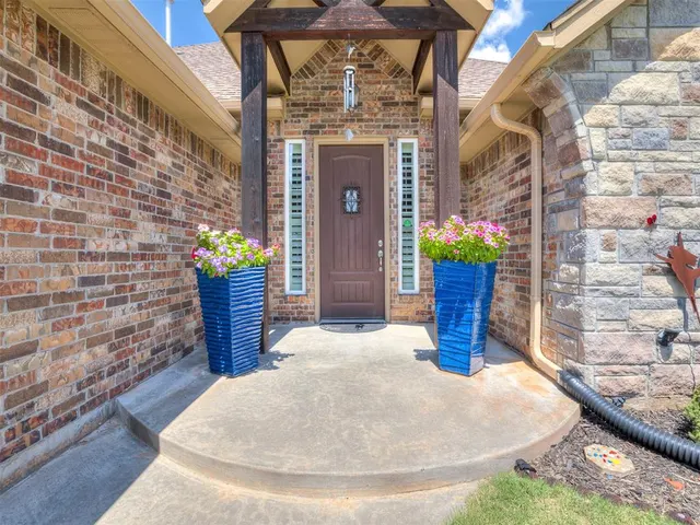Photo 5 — 10841 Sara Court, Midwest City, OK 73130