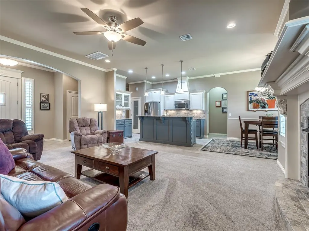 Photo 11 — 10841 Sara Court, Midwest City, OK 73130