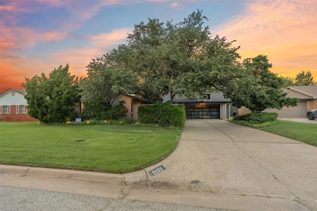 Photo 2 — 3205 Elmwood Avenue, Oklahoma City, OK 73116