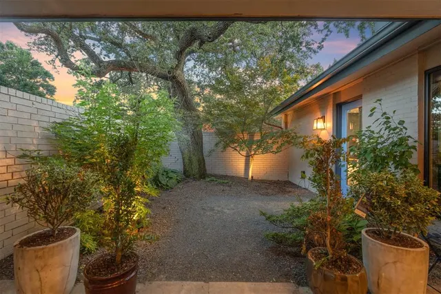 Photo 4 — 3205 Elmwood Avenue, Oklahoma City, OK 73116