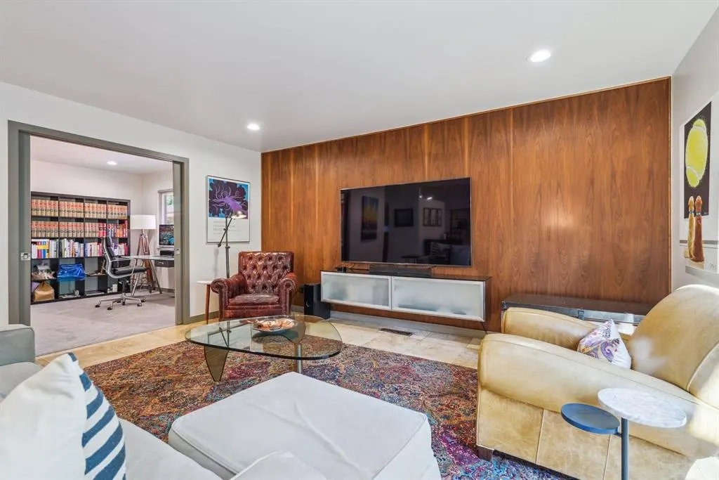 Photo 13 — 3205 Elmwood Avenue, Oklahoma City, OK 73116