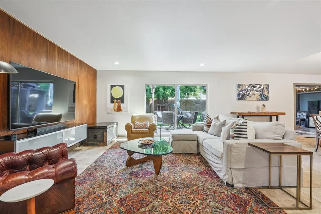 Photo 14 — 3205 Elmwood Avenue, Oklahoma City, OK 73116