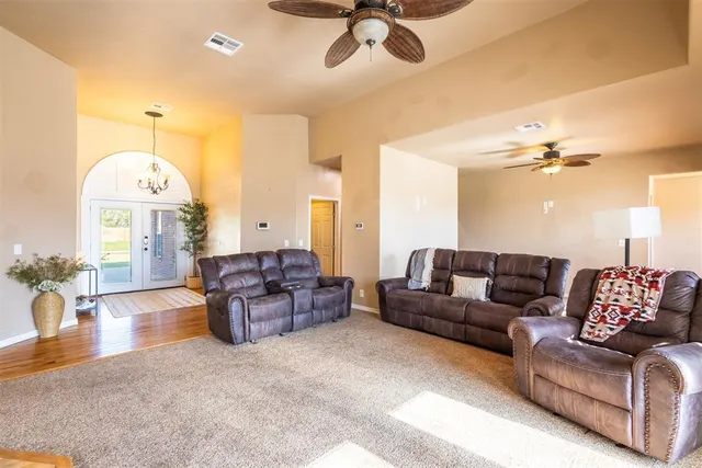 Photo 5 — 604 Konner Circle, Sayre, OK 73662