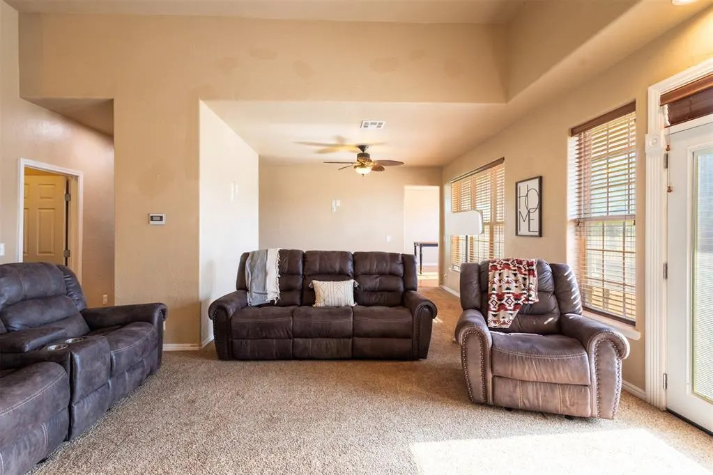 Photo 6 — 604 Konner Circle, Sayre, OK 73662