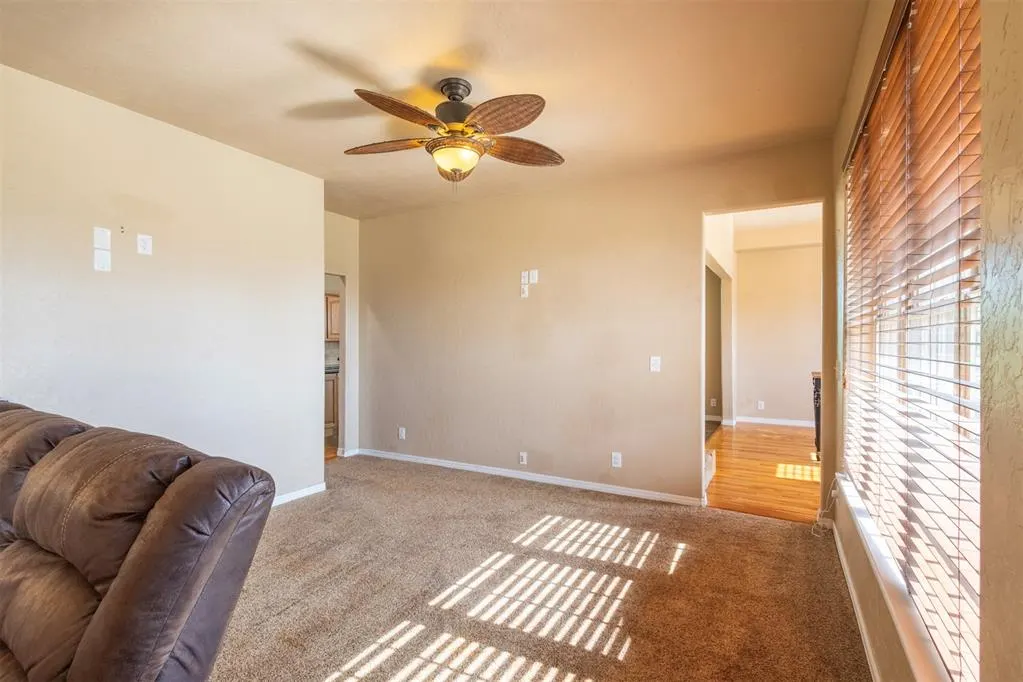 Photo 11 — 604 Konner Circle, Sayre, OK 73662