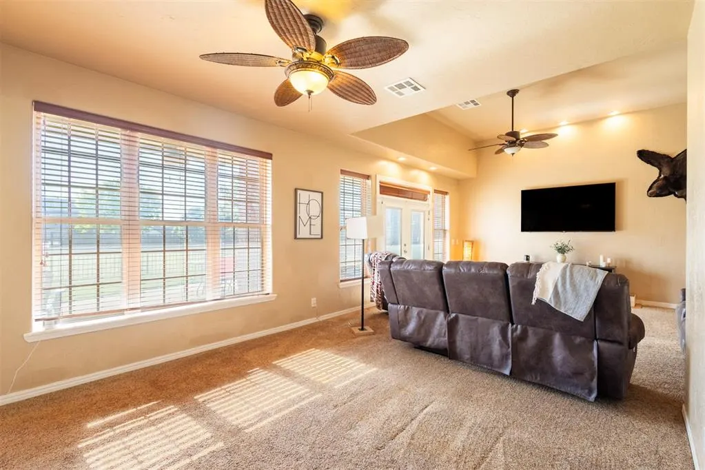 Photo 10 — 604 Konner Circle, Sayre, OK 73662