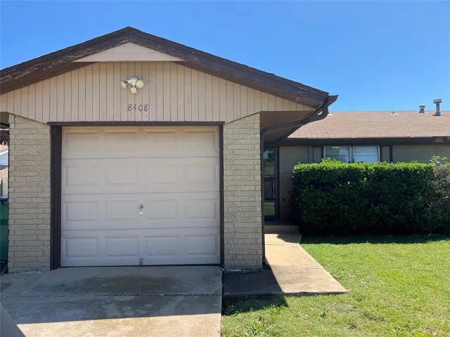 Front exterior — 8408 S Brookline Avenue, Oklahoma City, OK 73159