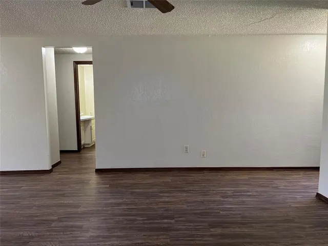 Photo 5 — 8408 S Brookline Avenue, Oklahoma City, OK 73159