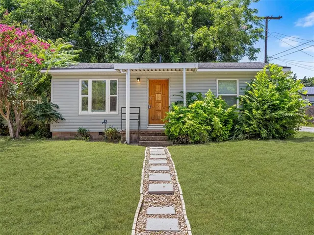 Front exterior — 426 S Ponca Avenue, Norman, OK 73071