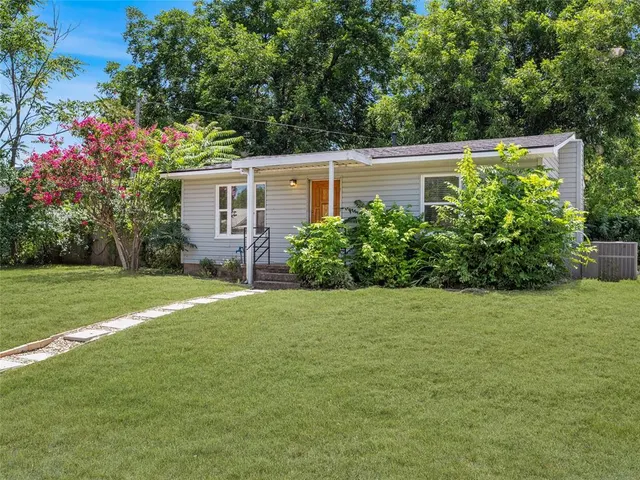 Photo 2 — 426 S Ponca Avenue, Norman, OK 73071