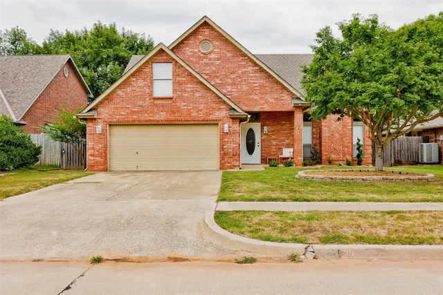 Photo 2 — 705 Andrea Street, Norman, OK 73072
