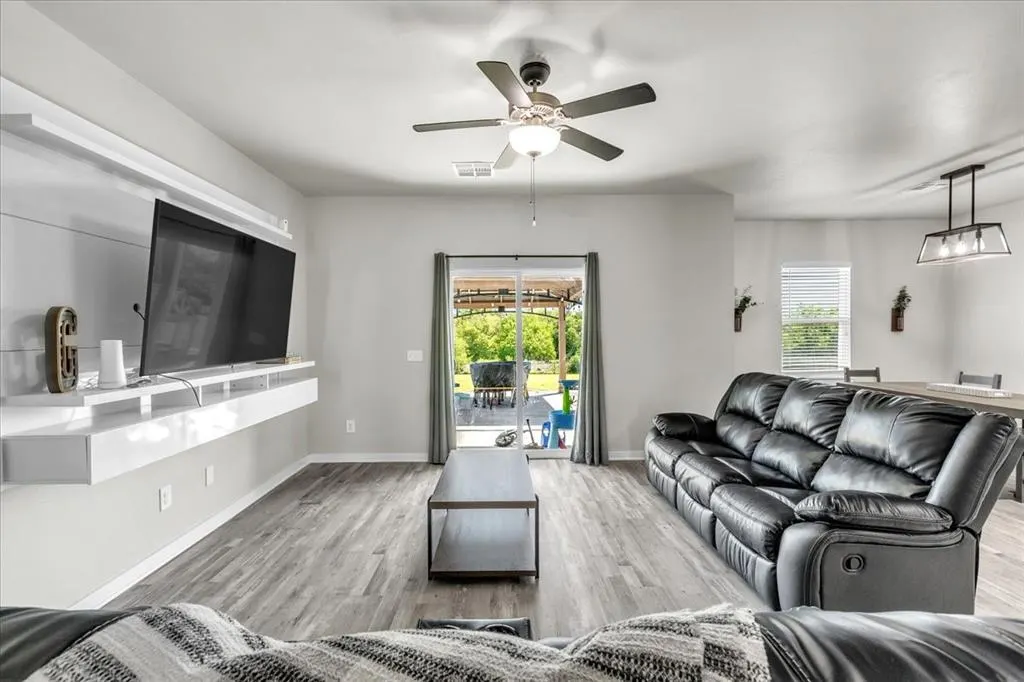 Photo 6 — 14330 Meadow Ridge Lane, Edmond, OK 73025