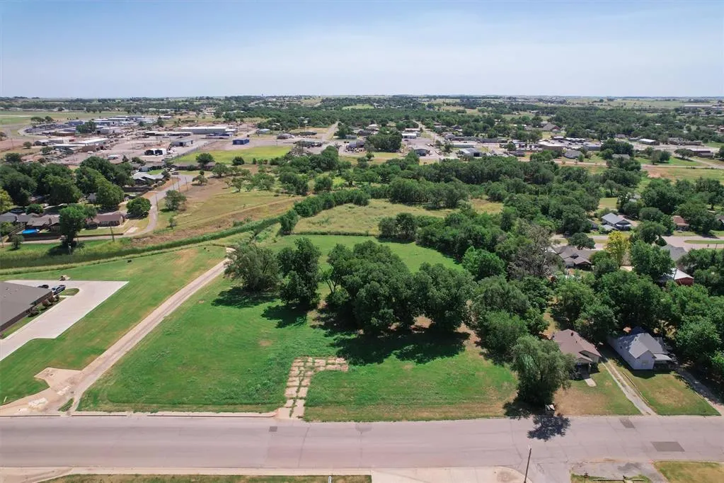 Photo 2 — 00 N 00 Main Street, Elk City, OK 73644