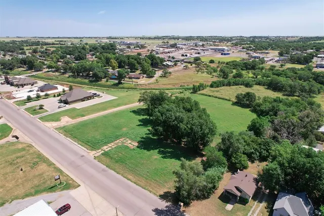Photo 3 — 00 N 00 Main Street, Elk City, OK 73644