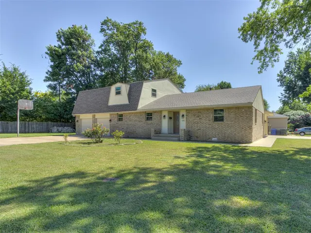 Photo 3 — 531 S Berry Road, Norman, OK 73069