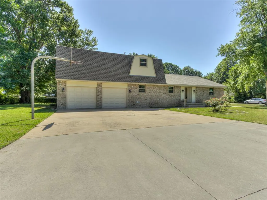 Photo 4 — 531 S Berry Road, Norman, OK 73069